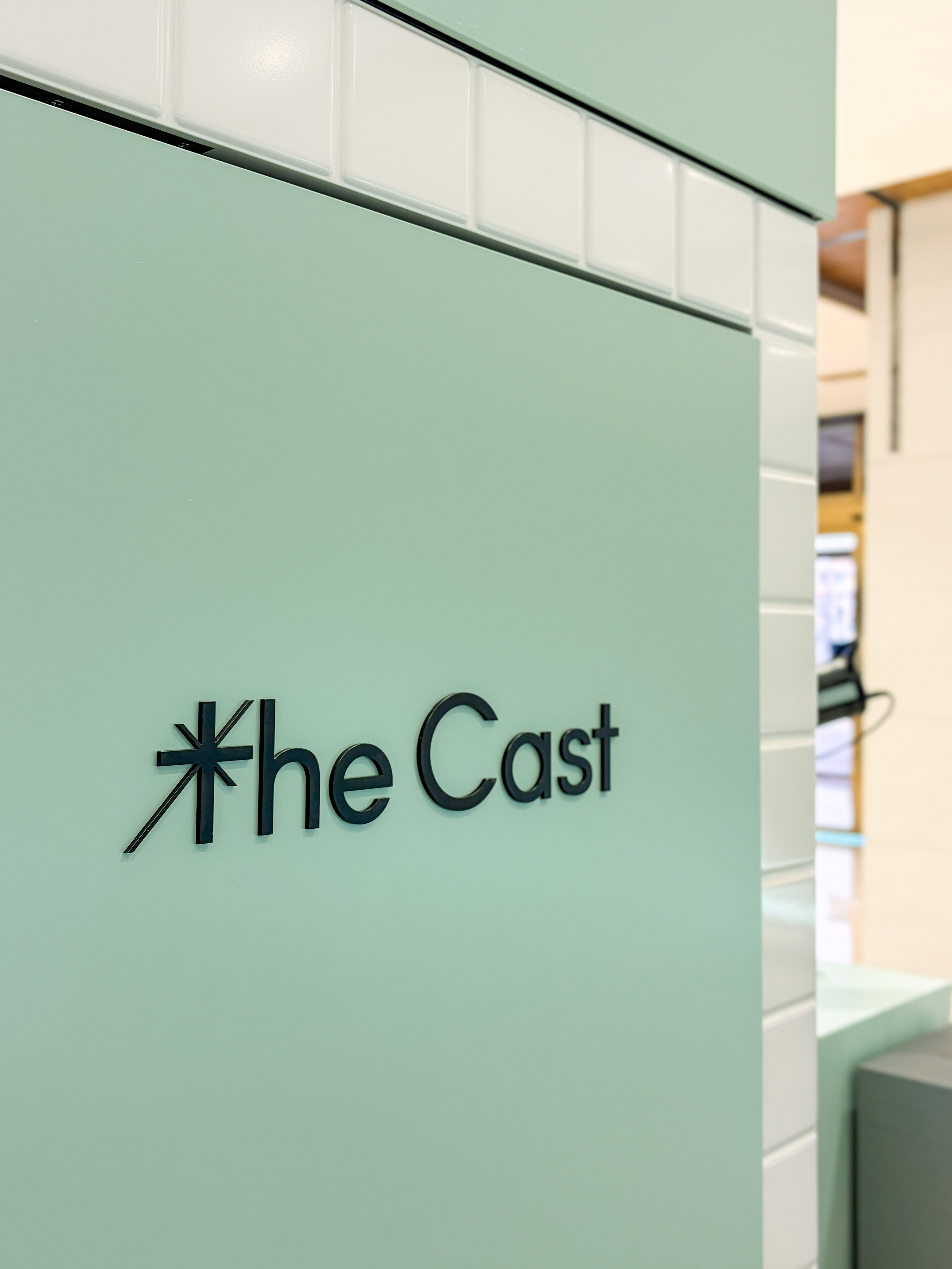 The Cast offline display